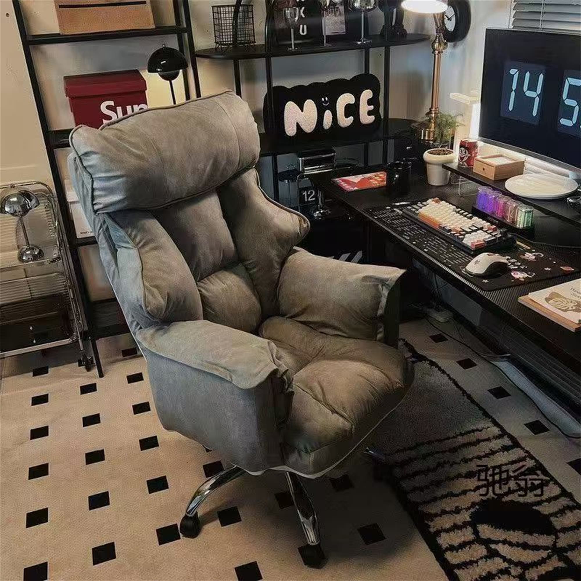 Modern 360-Degree Rotatable Computer Chair and Height Adjustment.