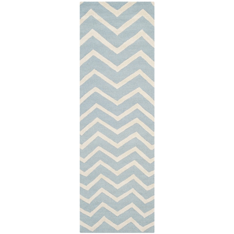 SAFAVIEH Handmade Cambridge Terttu Chevron Wool Rug