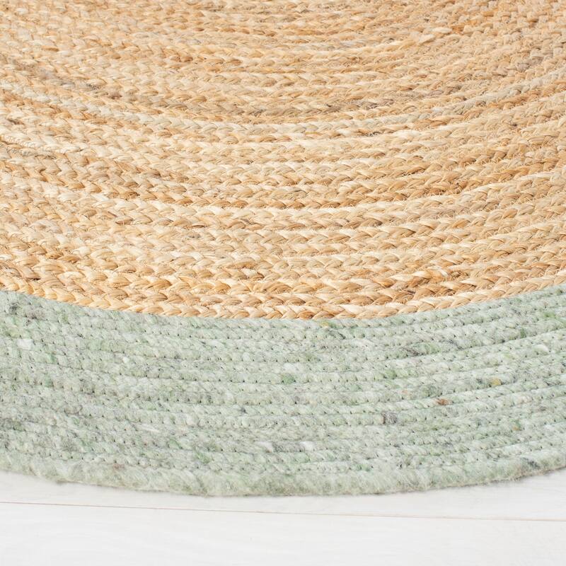 SAFAVIEH Handmade Braided Hvonn Jute Rug
