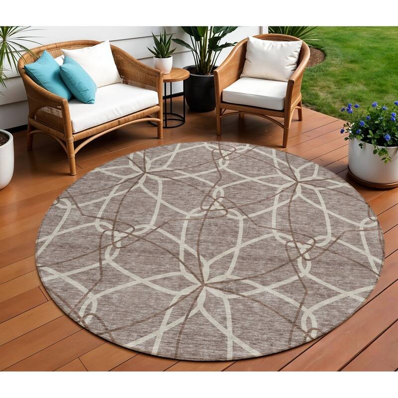 HomeRoots Geometric Modern Rectangle Outdoor Rug - 8' Round
