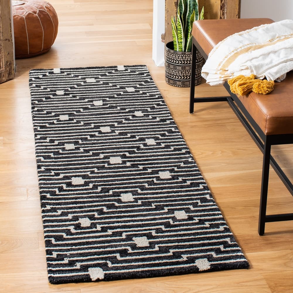 SAFAVIEH Handmade Micro-Loop Hanke Transitional Wool Rug-
