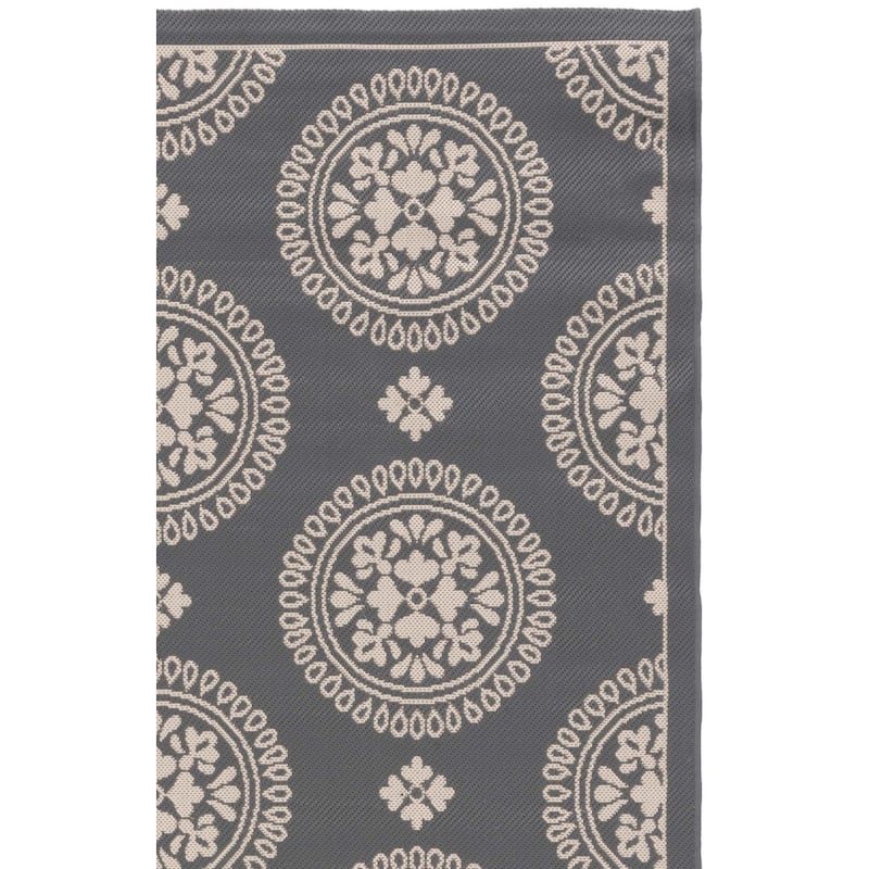 SAFAVIEH Courtyard Lyndy Rug