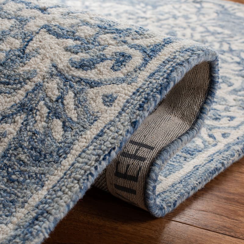 SAFAVIEH Handmade Micro-Loop Sarma Wool Rug