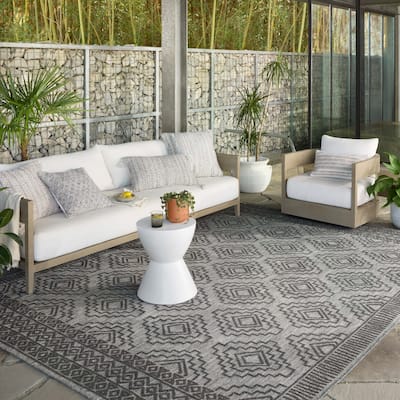 Alexander Home Renee Modern Tribal Indoor / Outdoor Rug