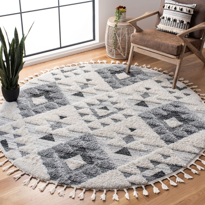 SAFAVIEH Moroccan Tassel Shag Kobi 2-inch Thick Rug - 6'7" x 6'7" Round - Ivory/Grey