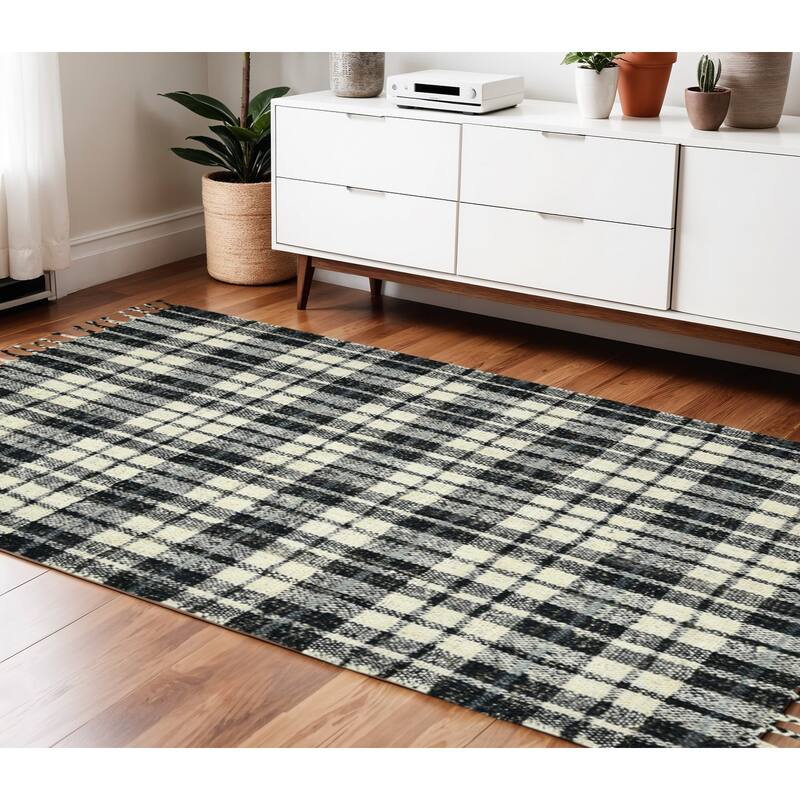HomeRoots Plaid Lodge Rectangle Area Rug - 66.00 in. x 42.00 in.  x 0.20 in.