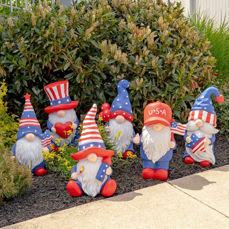 Magnesium Garden Gnome Holding Big Star