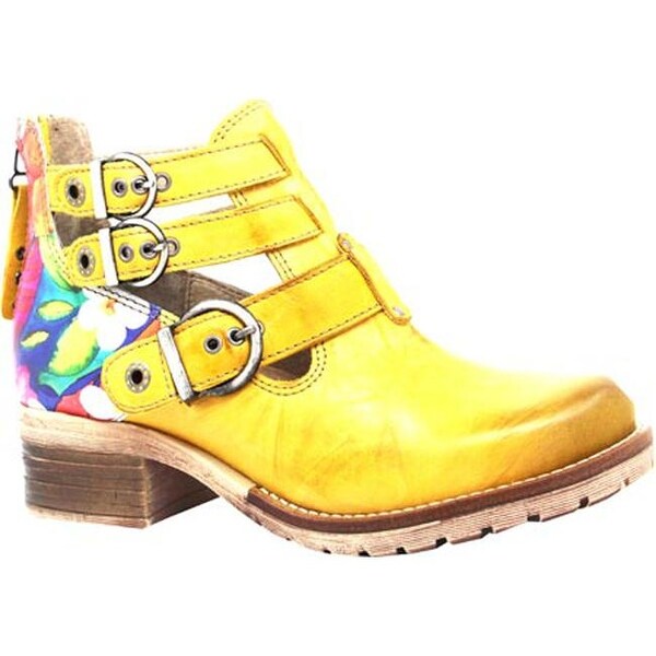 Dromedaris Women's Kelsy Flower Buckle Boot Yellow Soft Waxy Leather/Suede