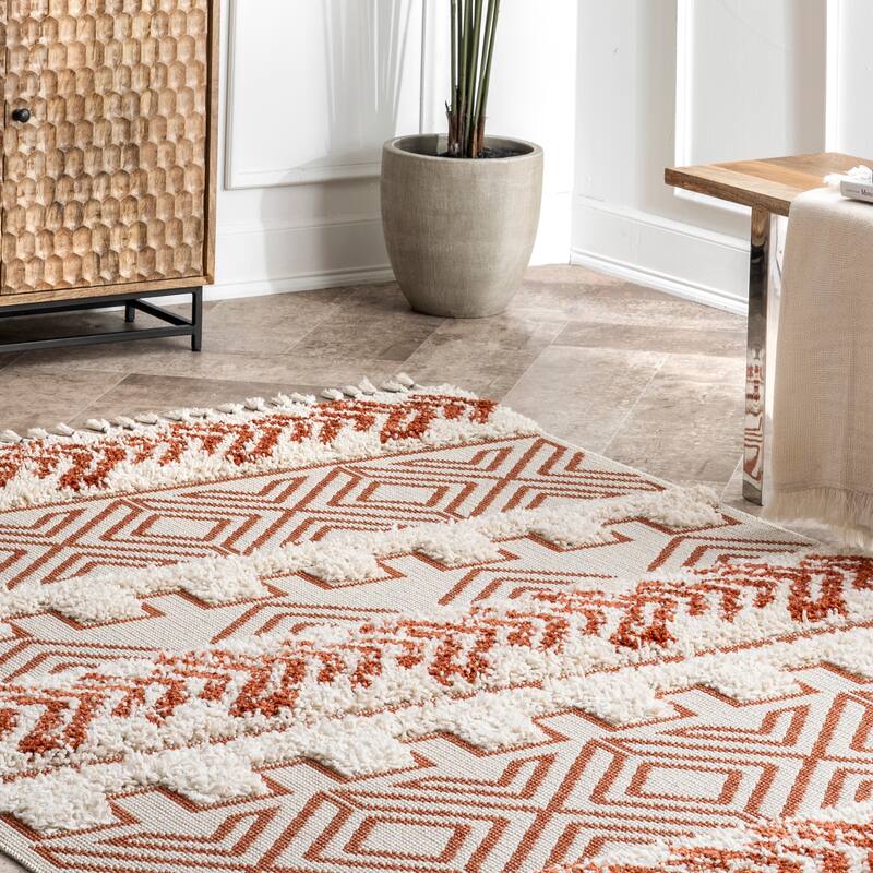 Nuloom Zuri Shaggy Banded Tribal Area Rug
