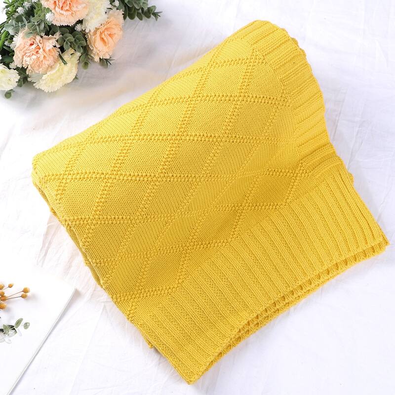 Soft Lightweight Decors Knitted Blankets for Bed, Sofa, Couch, Travel
