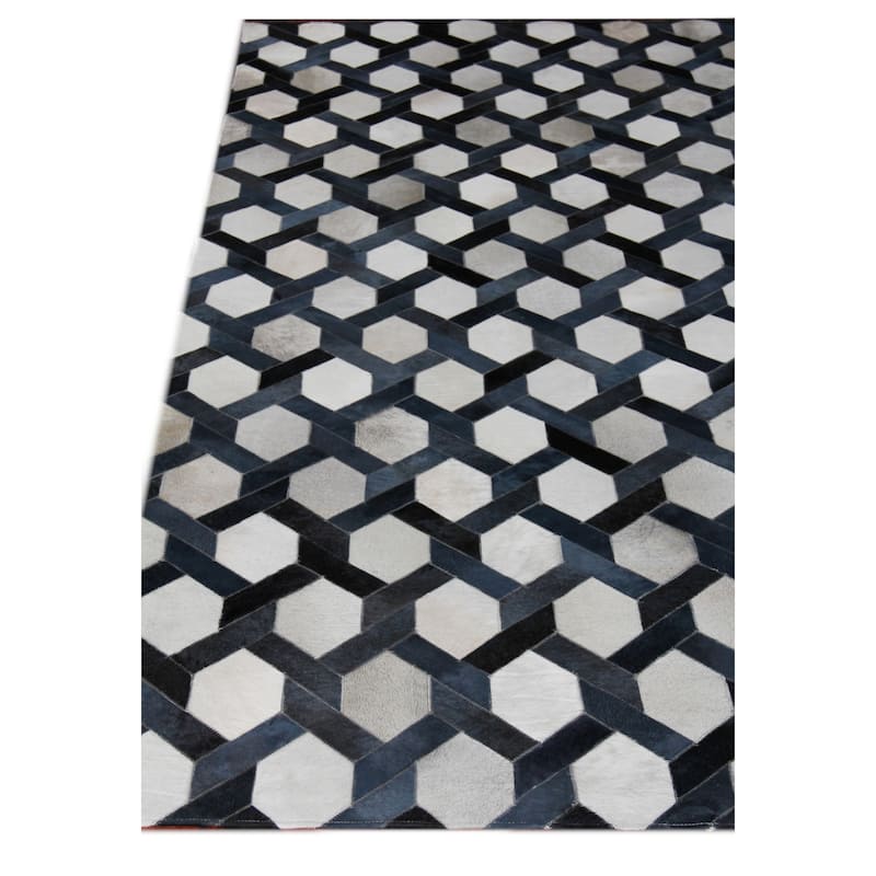 EXQUISITE RUGS Natural Hide Hand-stitched Leather Hide Silver/Blue Area Rug.