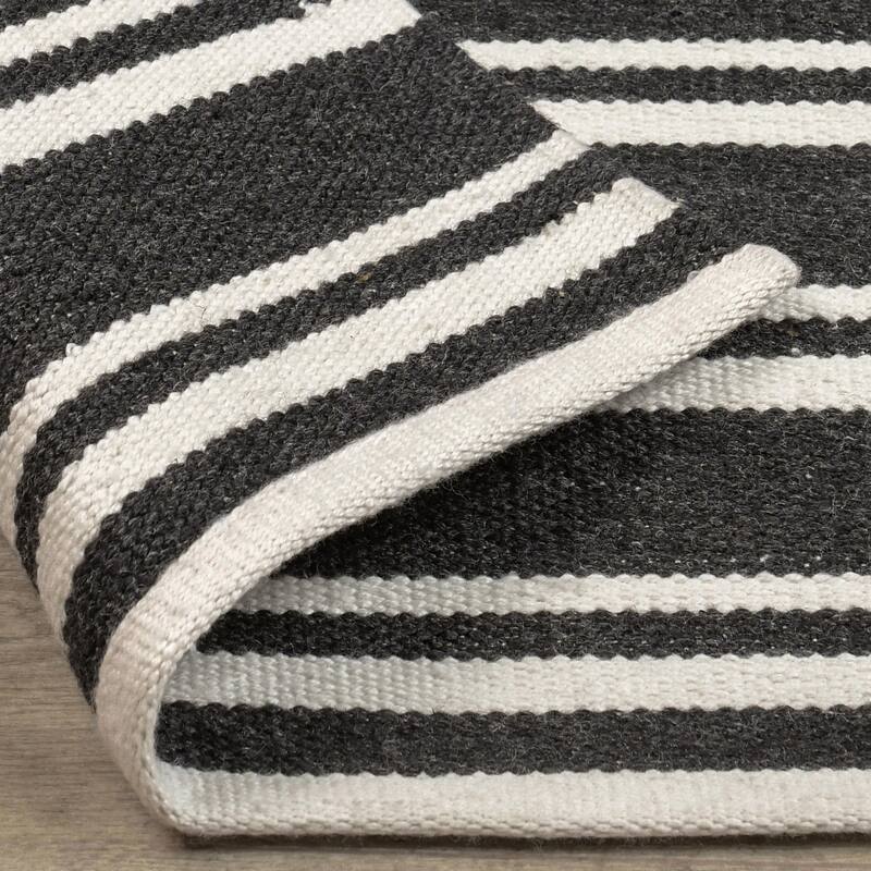 Villa by Classic Home Palma Hand Woven Performance Fabric Rug