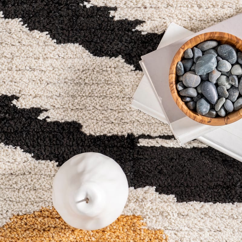 Nuloom Stefanie Abstract Shapes Tassel Area Rug