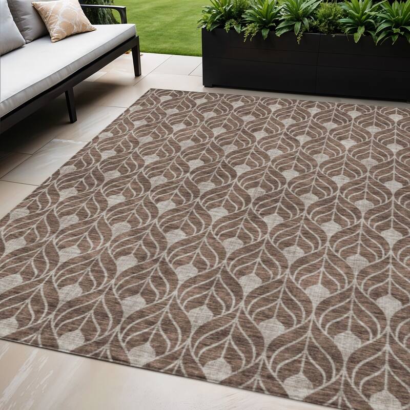 HomeRoots Geometric Transitional Rectangle Outdoor Rug - 5' X 8'