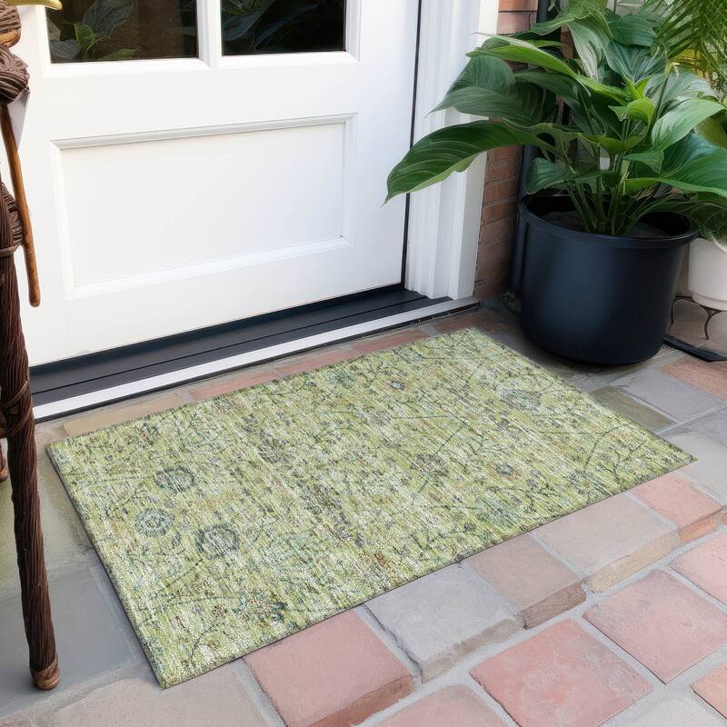 Machine Washable Indoor/ Outdoor Traditional Kashan Chantille Rug