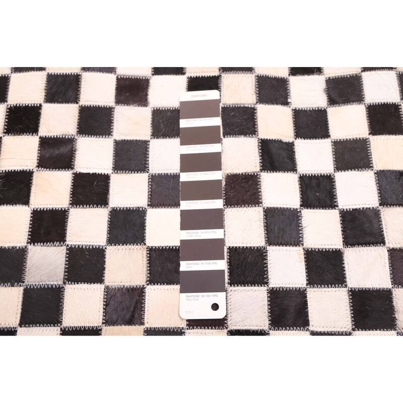 ECARPETGALLERY Handmade Cowhide Patchwork Black, Cream Leather Rug - 6'0 x 6'0