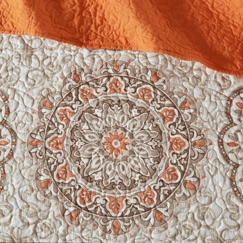 6 Piece Reversible Quilt Set with Throw Pillows Orange Full/Queen