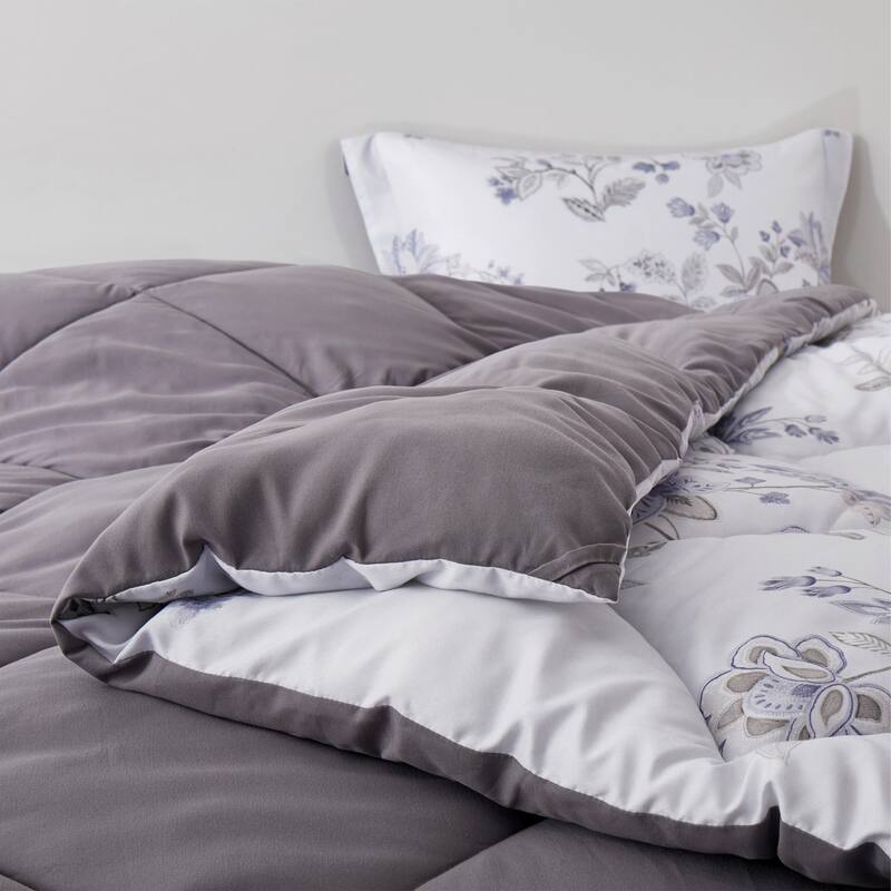 All Season Floral Printed Reversible 7-Piece Bed in a Bag With Sheet Set