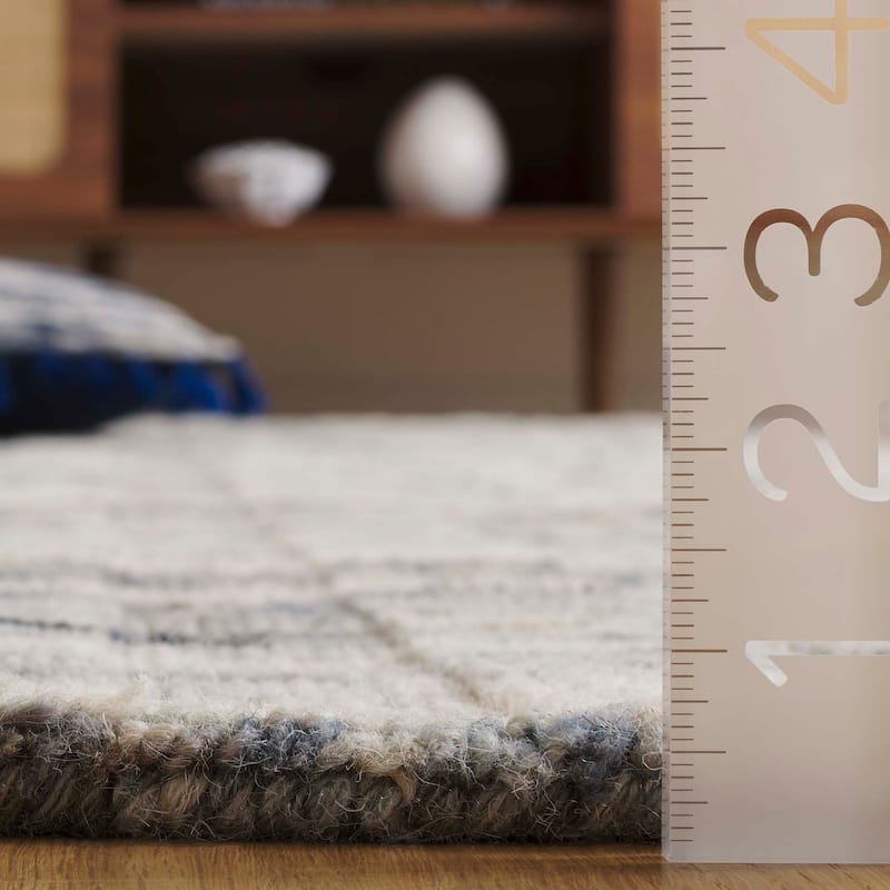 SAFAVIEH Hand-Loomed Jeni Aimi Modern & Contemporary Viscose Rug