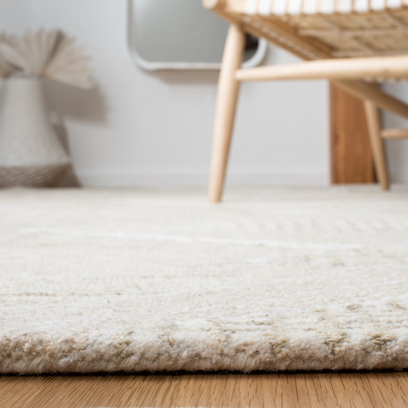 SAFAVIEH Handmade Casablanca Shag April Wool Rug