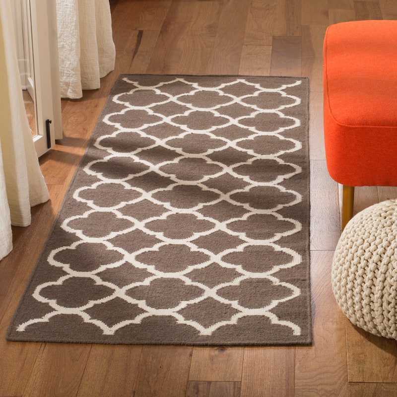 SAFAVIEH Handmade Flatweave Dhurries Potita Modern Moroccan Wool Rug - 2'6" x 7' Runner - Brown/Ivory