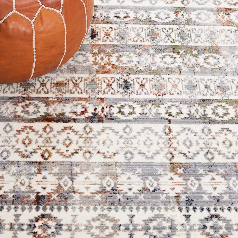 SAFAVIEH Vintage Persian Myrtie Rug