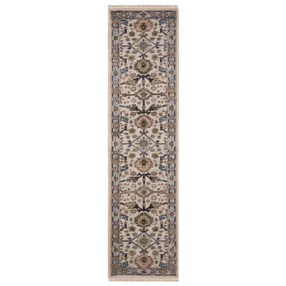 Maylin Traditional Oriental Ivory/ Light Blue Area Rug