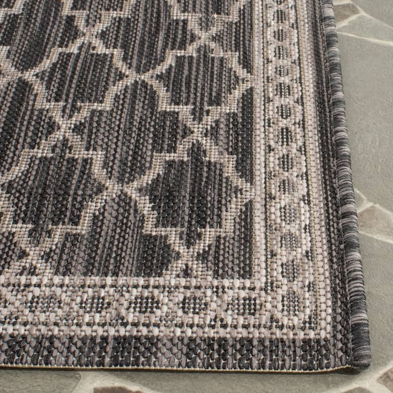 SAFAVIEH Courtyard Shahrzad Indoor/ Outdoor Waterproof Patio Backyard Rug