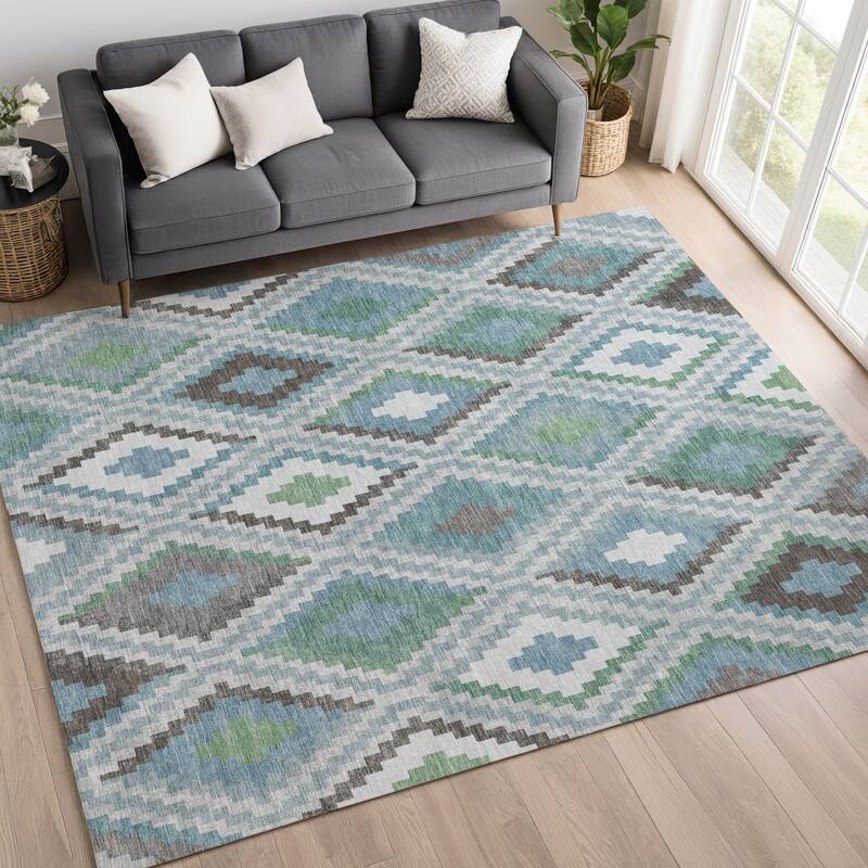 Machine Washable Indoor/ Outdoor Global Geo Chantille Rug