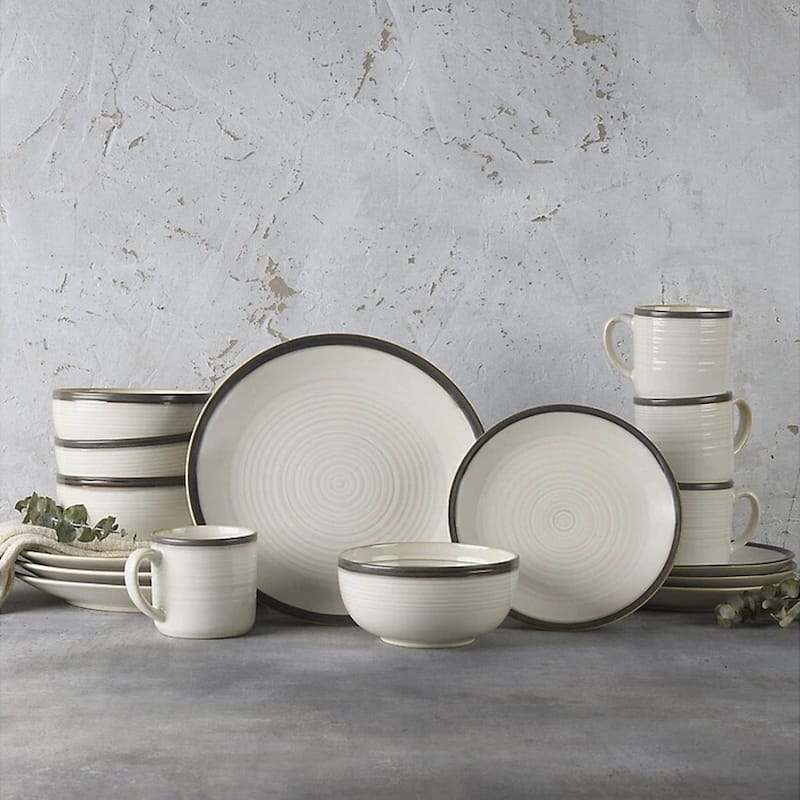 Mikasa Lara 16 Piece Dinnerware Set - 10.5" plates, 8.25" plates, 6" bowls, 13 Oz mugs
