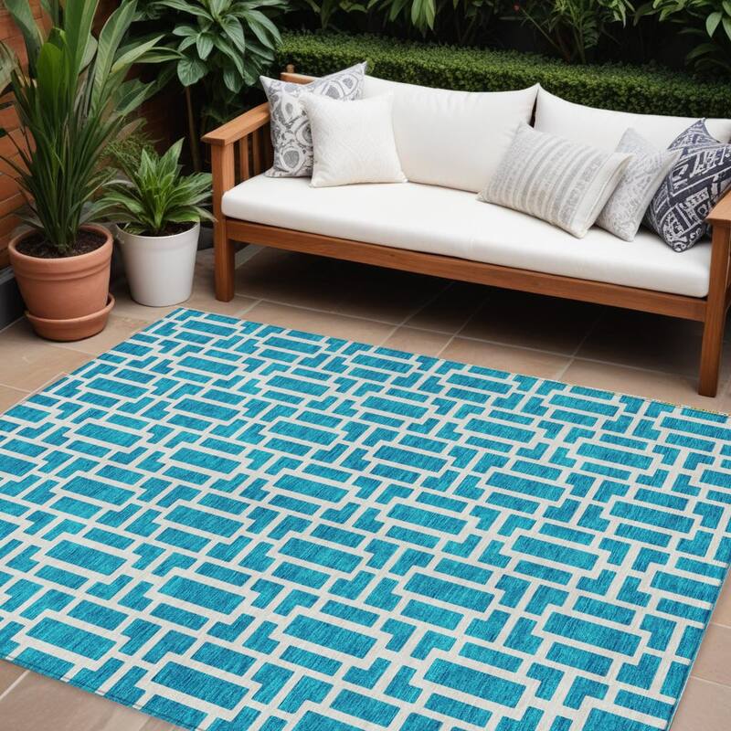 HomeRoots Geometric Transitional Rectangle Outdoor Rug - 9' X 12'