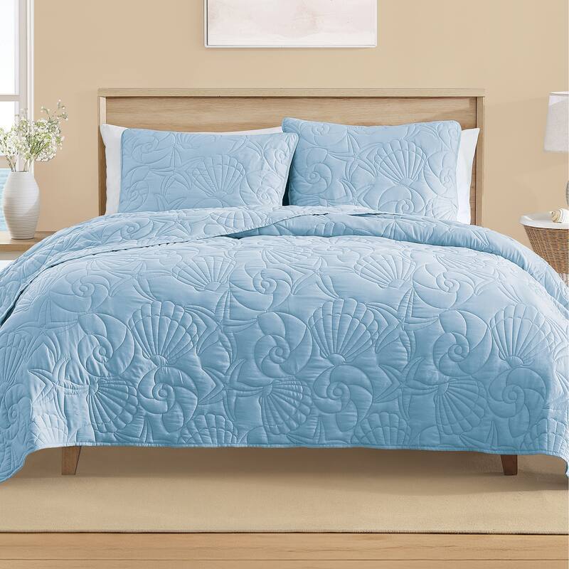 3-Piece Elegant Seashell Pattern Quilt - Full/Queen
