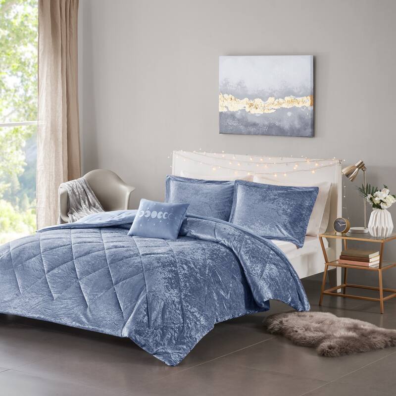 Intelligent Design Isabel Velvet Comforter Set