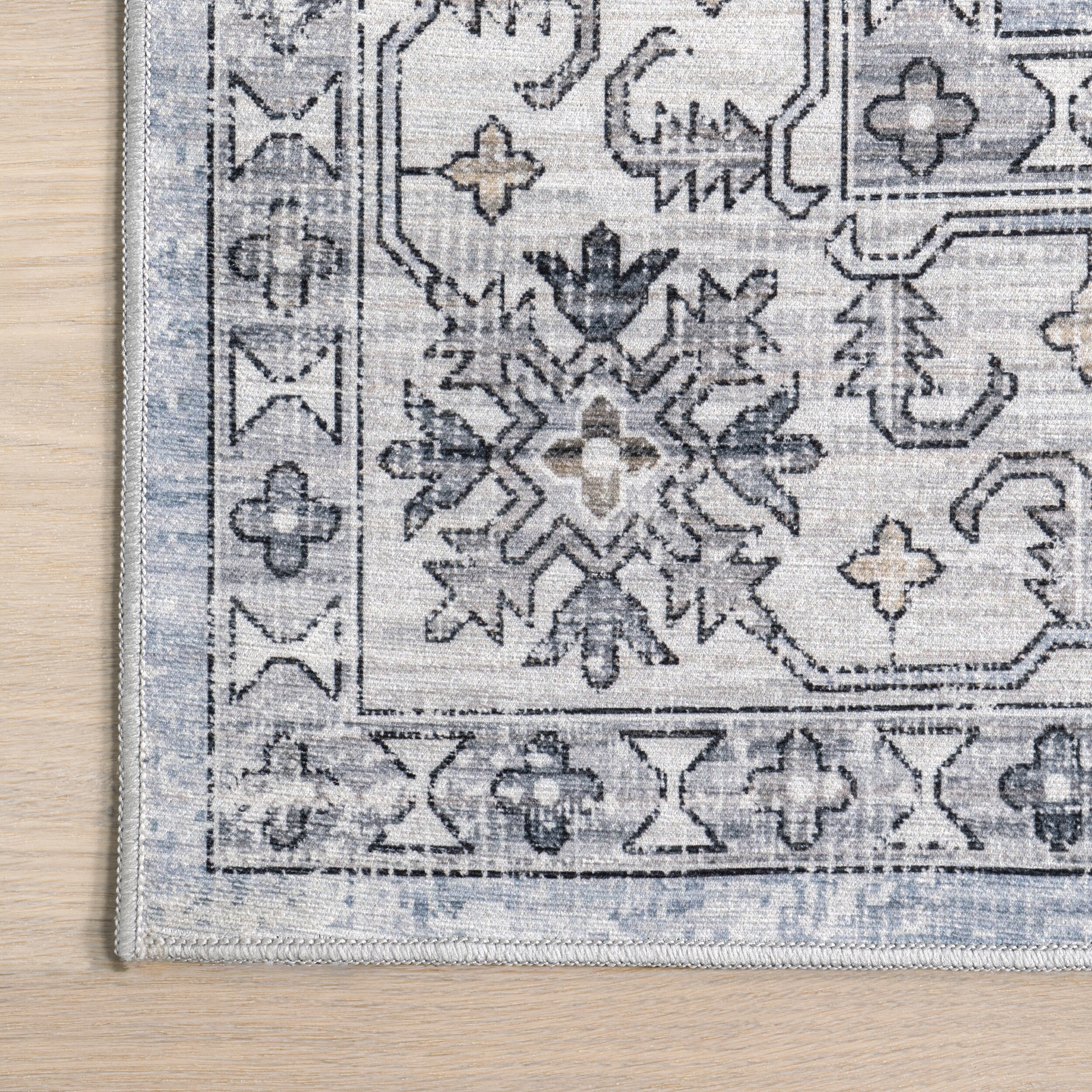 Nuloom Britt Persian SplashGuard Machine Washable Area Rug