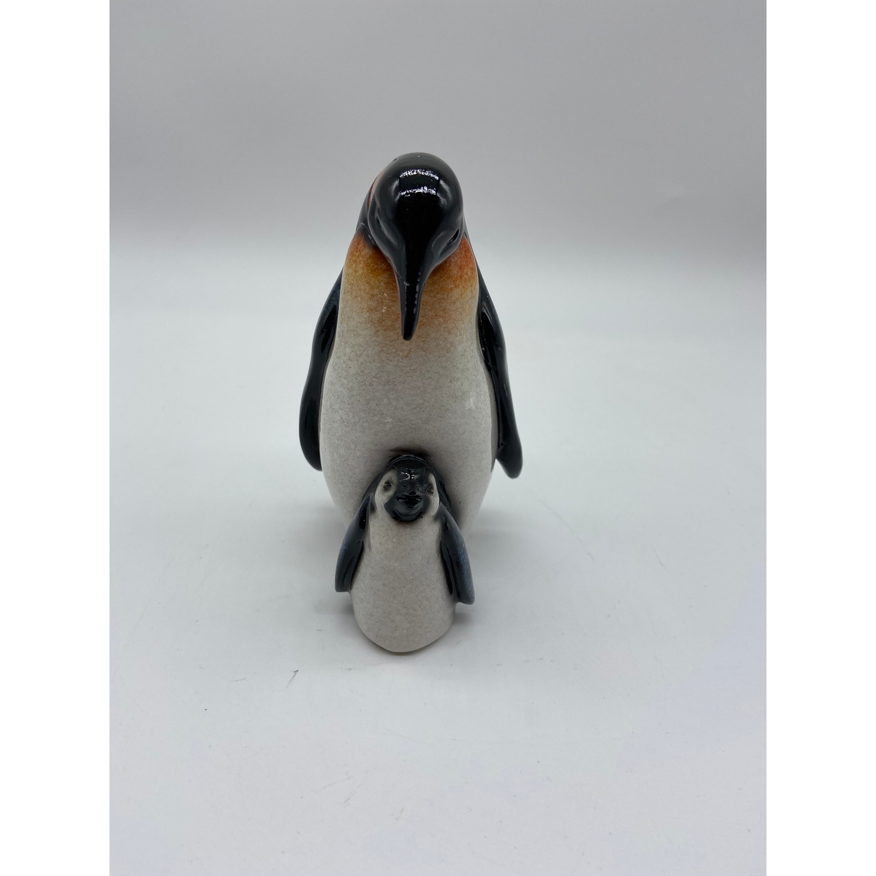 Penguin with Baby - On Sale - Overstock - 39011826