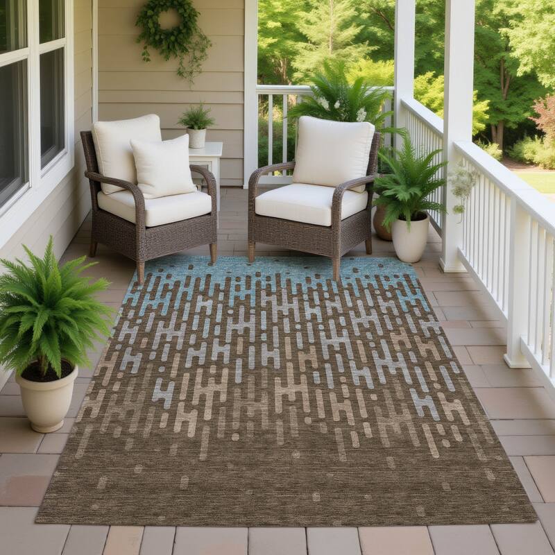 Machine Washable Indoor/ Outdoor Modern Kingman Chantille Rug