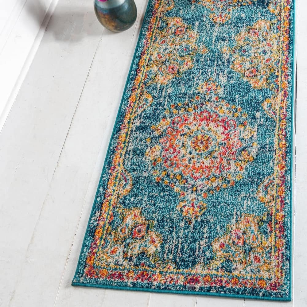 Traditional Koakburg Collection Area Rug