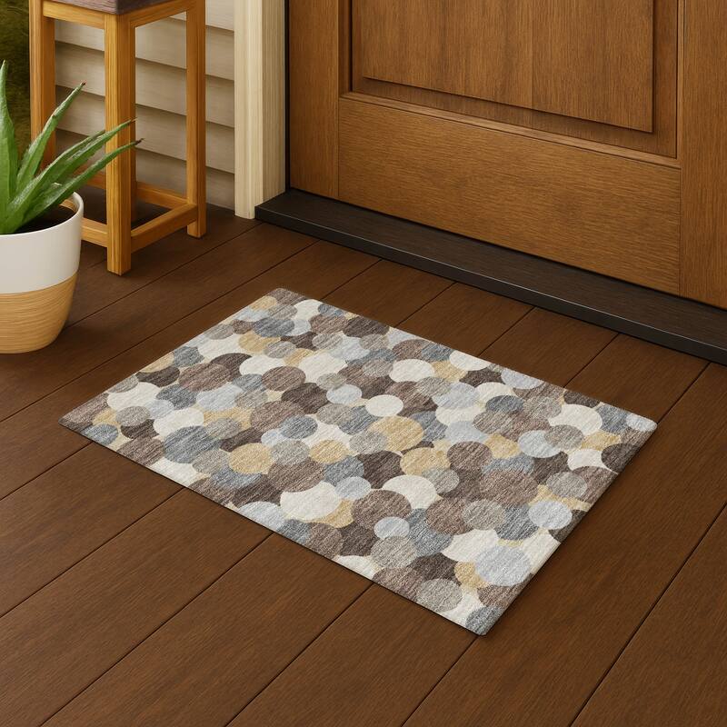 Machine Washable Indoor/ Outdoor Mucho Bubbles Chantille Rug - Chocolate - 1'8" x 2'6"