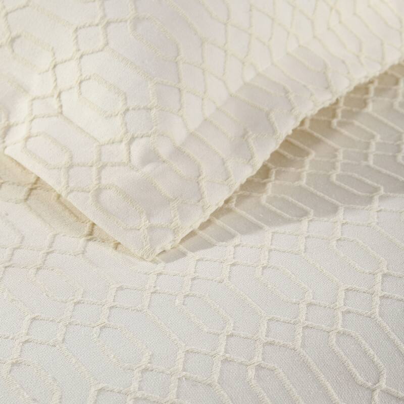 Superior Remi Jacquard Geometric Fringe Cotton Blend Bedspread Set
