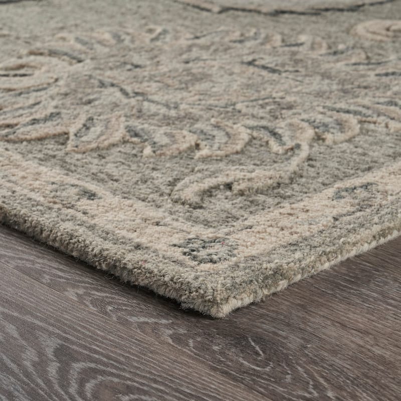 Sevita Traditional Botanical Area Rug