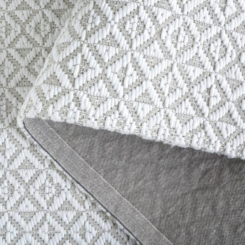 SAFAVIEH Handmade Marbella Tayler Rug