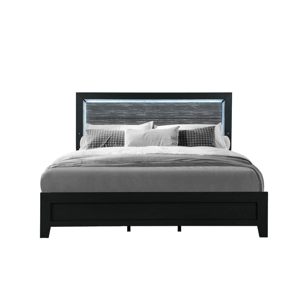 Luxurious King-Size Bed with Intricate Headboard Design for Ultimate Comfort