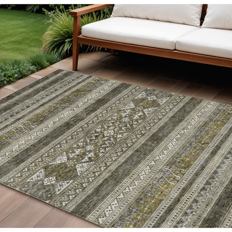 HomeRoots Southwestern Transitional Rectangle Outdoor Rug - 9' X 12'