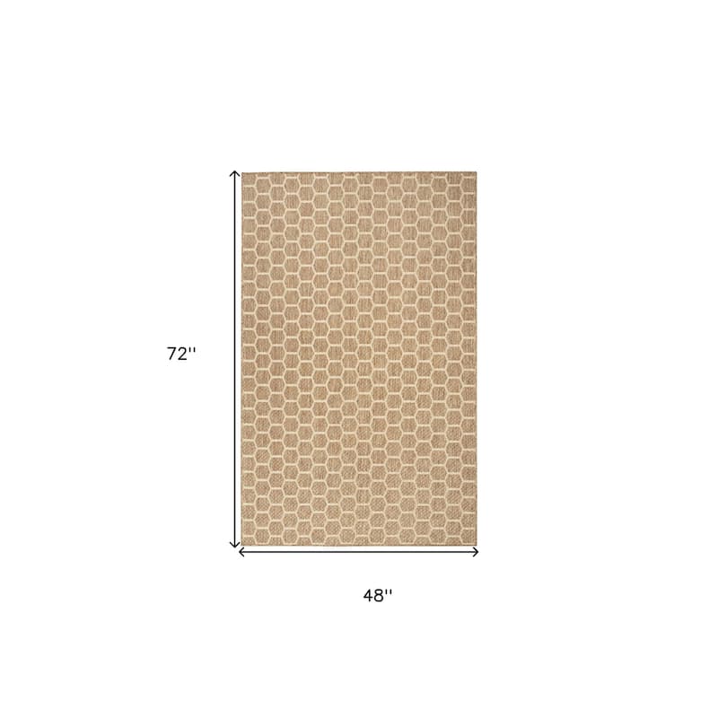 HomeRoots Geometric Modern Rectangle Outdoor Rug - 5' X 7'