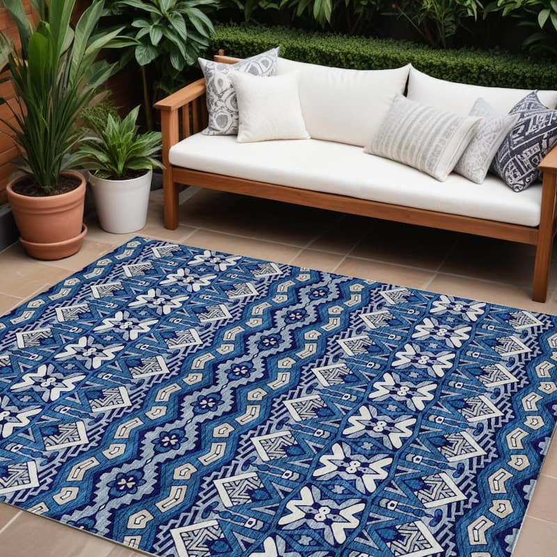 HomeRoots Moroccan Transitional Rectangle Outdoor Rug - 9' X 12'