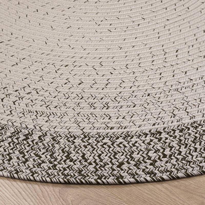 SAFAVIEH Handmade Braided Eiry Washable Indoor/Outdoor Rug - Weather Resistant & Easy Cleaning