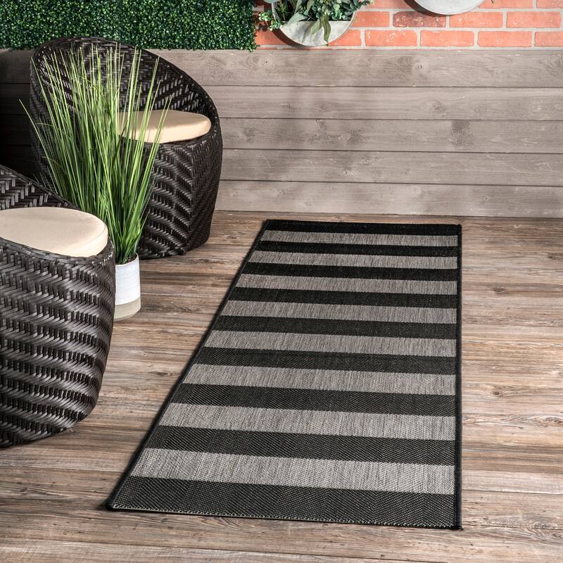 Nuloom Alexis Striped Indoor/Outdoor Area Rug - 2' x 8' Runner - Black
