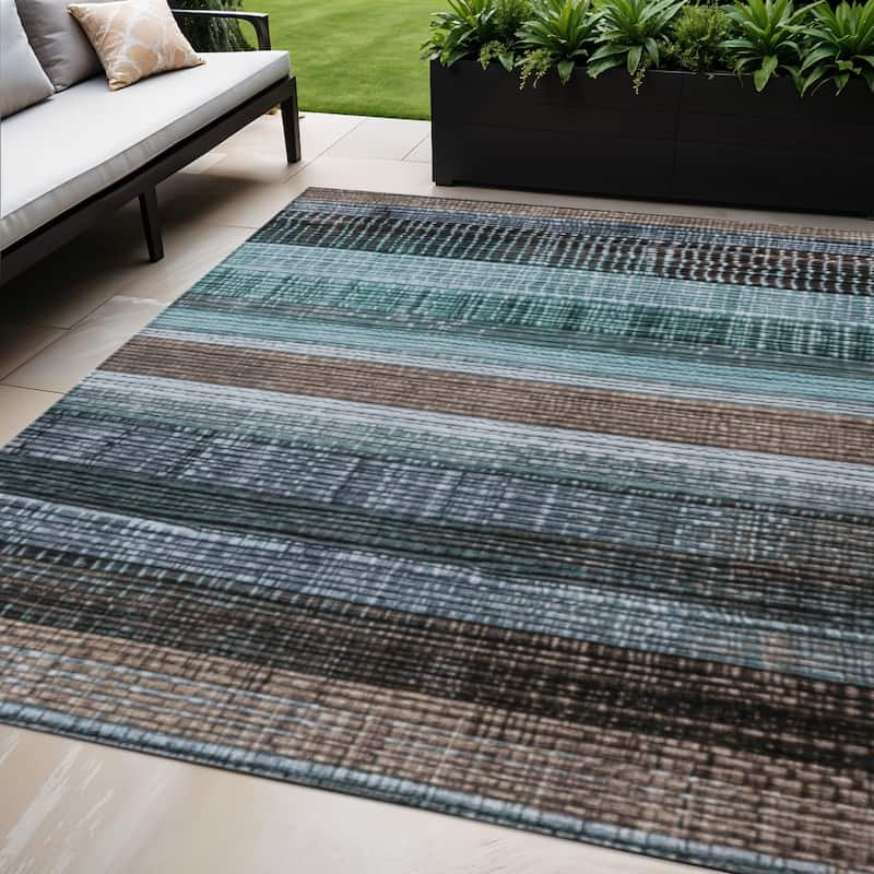 HomeRoots Striped Transitional Rectangle Outdoor Rug - 5' X 8'