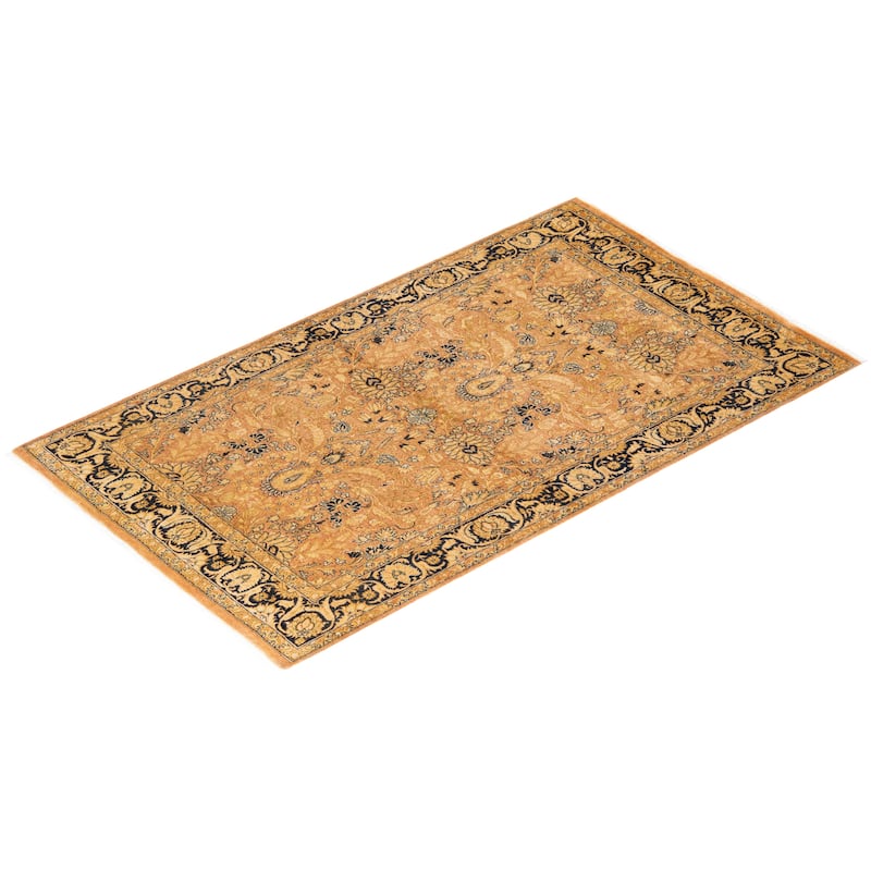 Overton Handknotted Wool Traditional Oriental Beige Area Rug - 4' x 6'