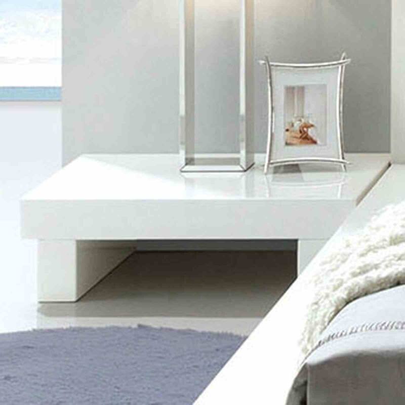 White Contemporary Low Porfile Bedroom Furniture Set with USB Charger Nightstand